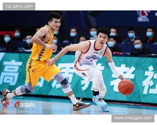 南京羽毛球队以98分领跑总决赛积分榜展现强劲实力